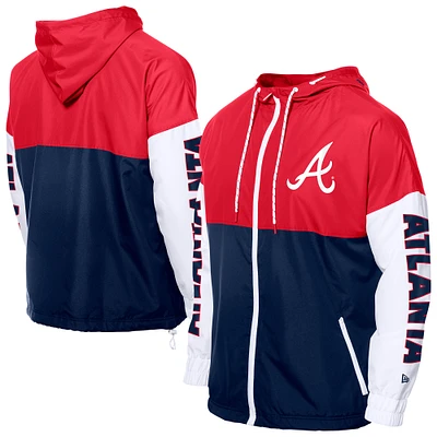Coupe-vent à capuche entièrement zippé New Era bleu marine/rouge Atlanta Braves pour homme