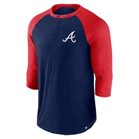 T-shirt Henley à manches 3/4 Fanatics pour hommes bleu marine/rouge Atlanta Braves Historical Win