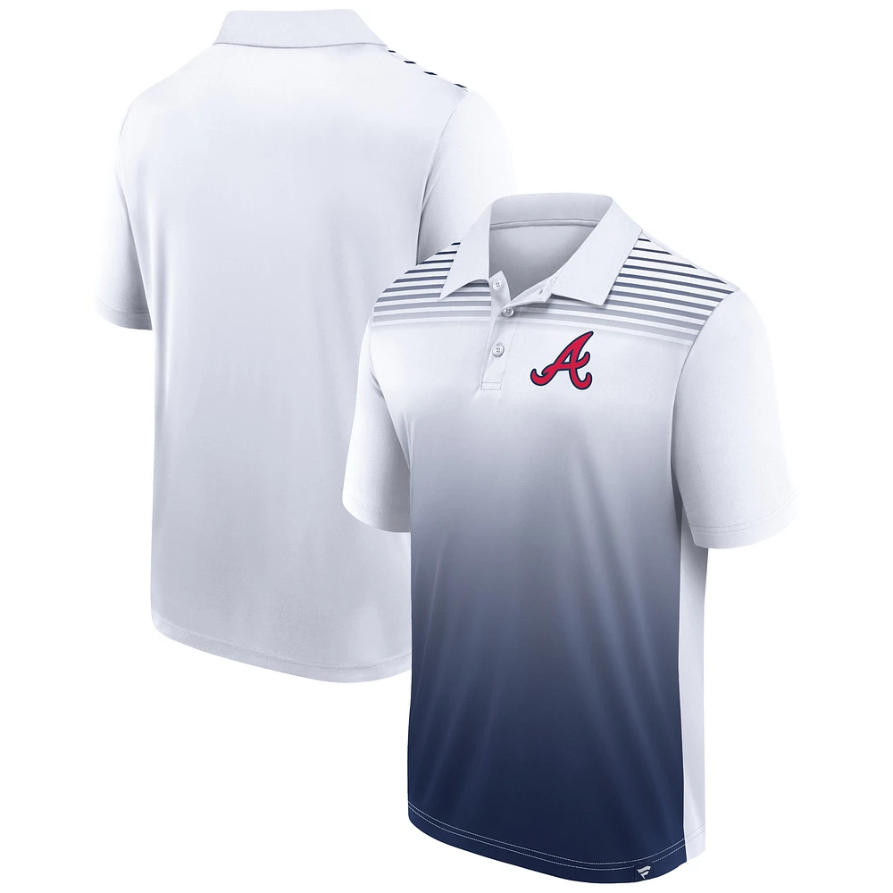 Polo de jeu Fanatics pour hommes blanc/bleu marine Atlanta Braves Sandlot