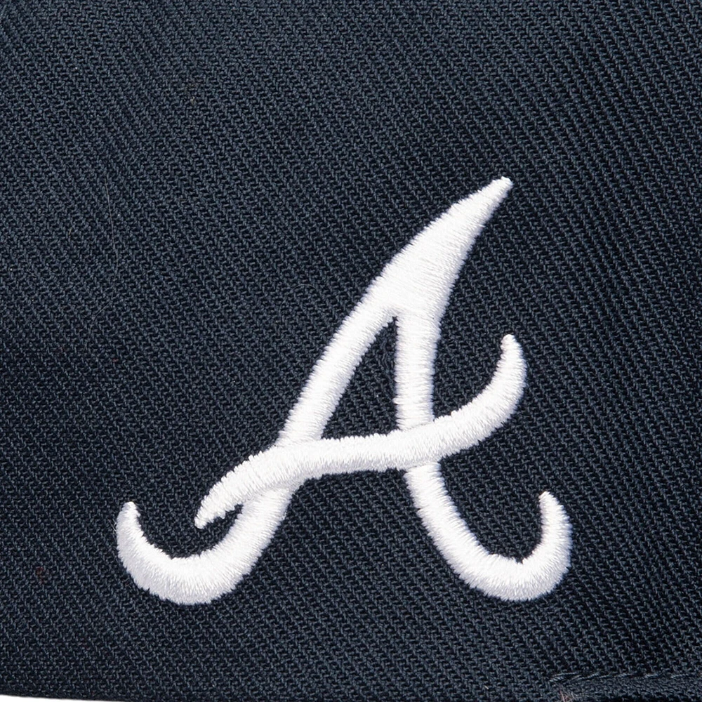 Casquette à visière double snapback Mitchell & Ness bleu marine pour homme des Braves d'Atlanta