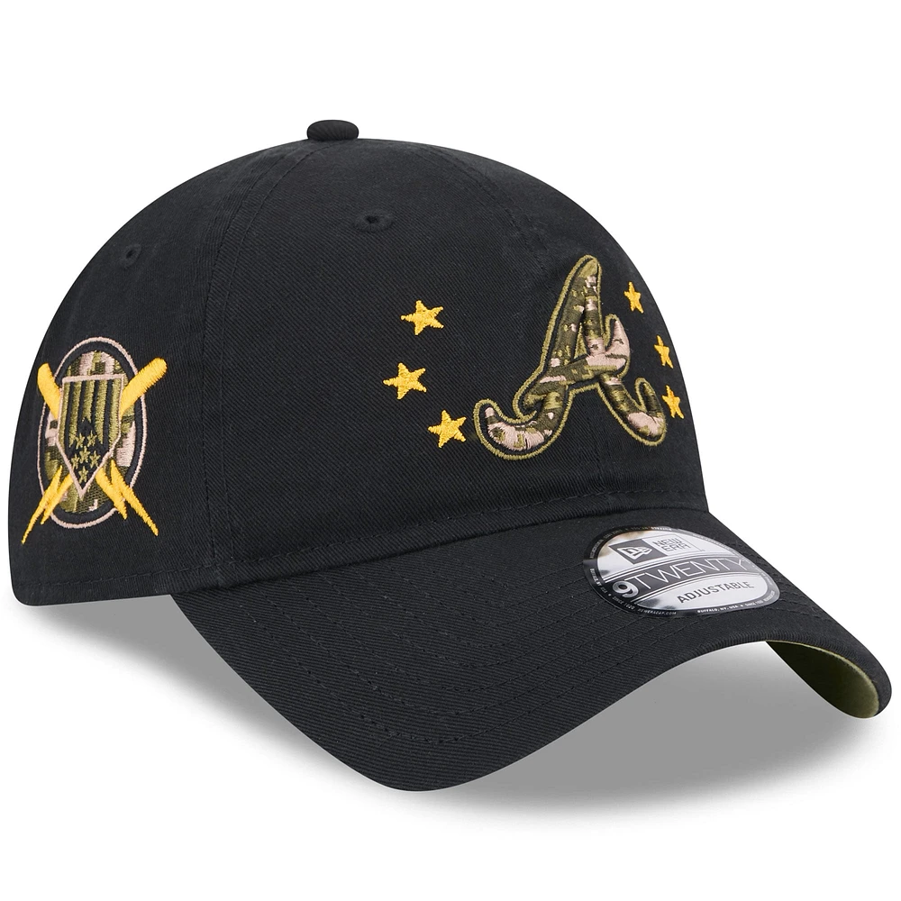 Casquette ajustable 9TWENTY pour la Journée des forces armées 2024 des Atlanta Braves New Era noire