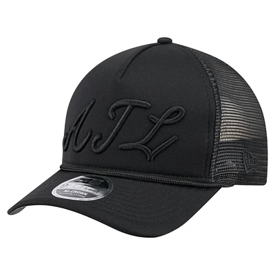 Casquette camionneur ajustable noire New Era 9FORTY A-Frame M-Crown pour homme avec logo City Initial des Braves d'Atlanta