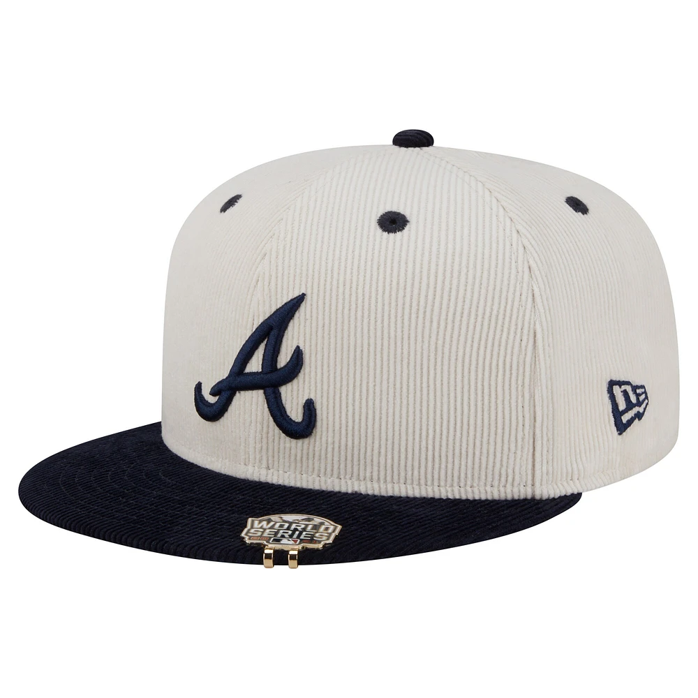 Casquette ajustée 59FIFTY en velours côtelé bicolore New Era crème/bleu marine des Braves d'Atlanta pour homme