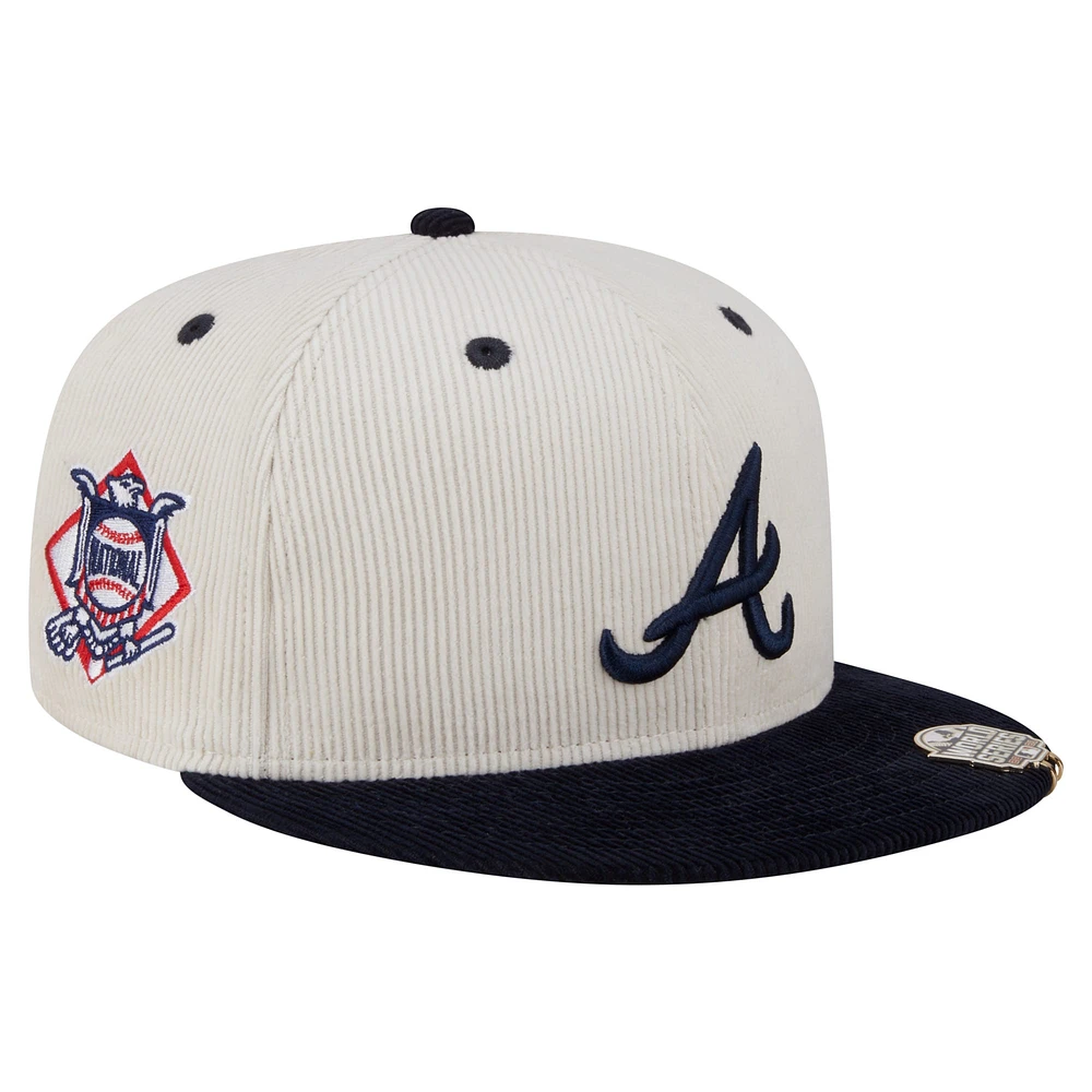 Casquette ajustée 59FIFTY en velours côtelé bicolore New Era crème/bleu marine des Braves d'Atlanta pour homme