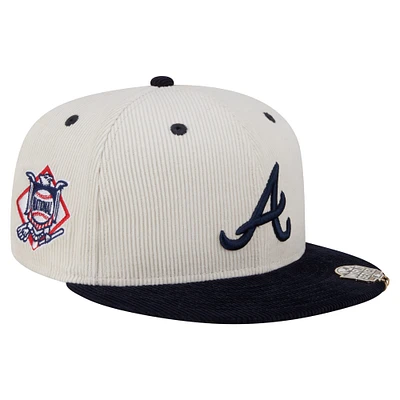 Casquette ajustée 59FIFTY en velours côtelé bicolore New Era crème/bleu marine des Braves d'Atlanta pour homme