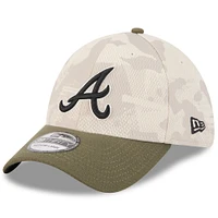 Men's New Era Light Beige/Olive Atlanta Braves 2025 Armed Forces Day 39THIRTY Flex Hat