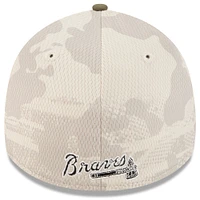 Men's New Era Light Beige/Olive Atlanta Braves 2025 Armed Forces Day 39THIRTY Flex Hat