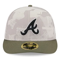 Casquette ajustée 59FIFTY Atlanta Braves 2025 Armed Forces Day pour homme, beige clair/olive, New Era