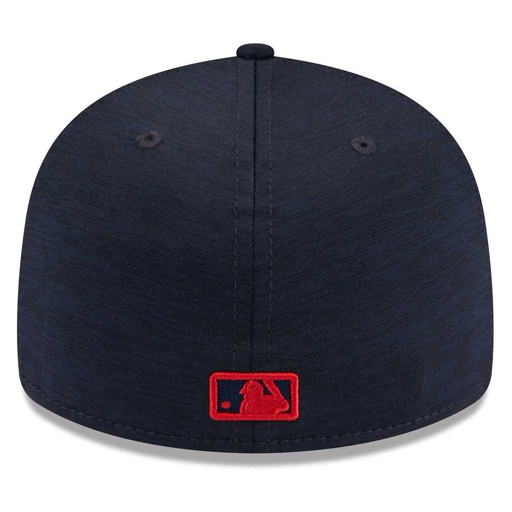 Casquette ajustée 59FIFTY à profil bas Atlanta Braves 2024 Clubhouse New Era pour hommes, bleu marine