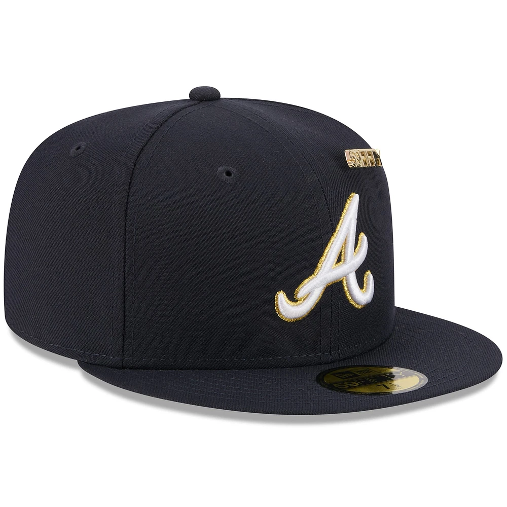 Casquette ajustée New Era bleu marine Atlanta Braves 2025 59FIFTY Day avec épingles