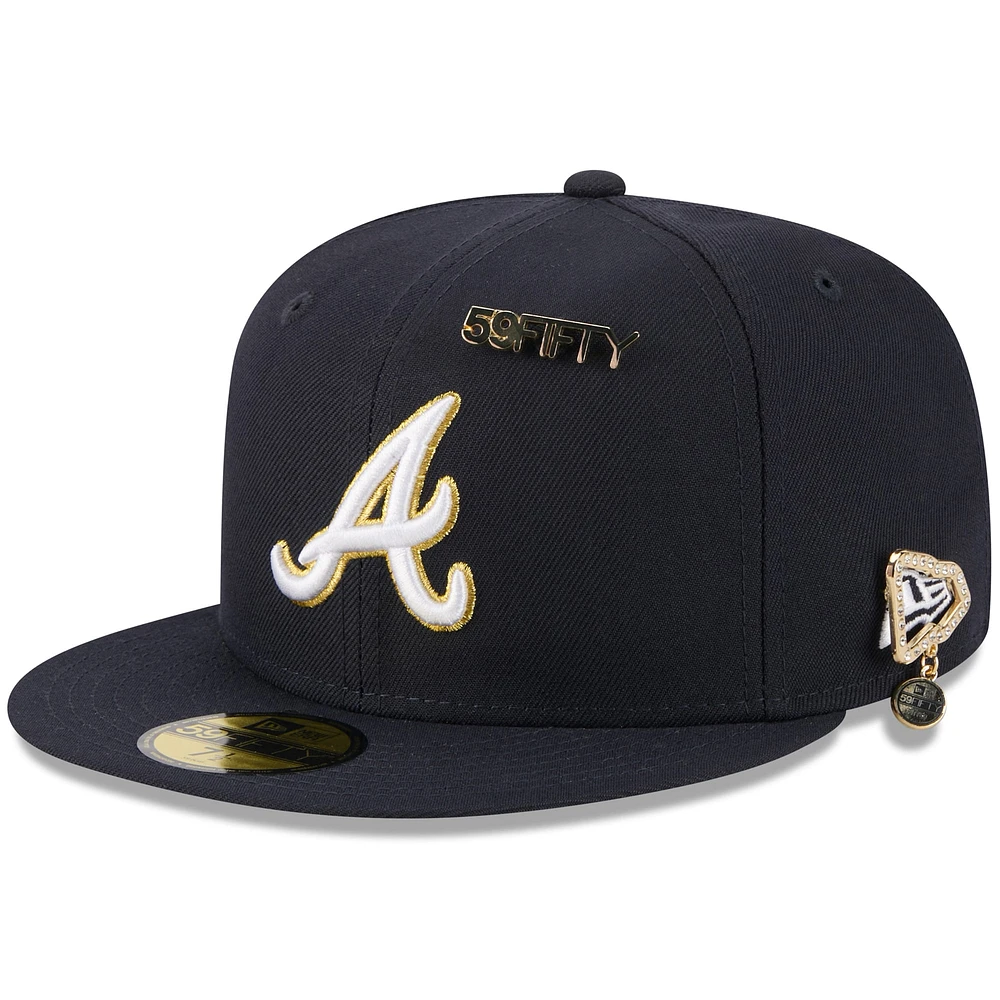 Casquette ajustée New Era bleu marine Atlanta Braves 2025 59FIFTY Day avec épingles