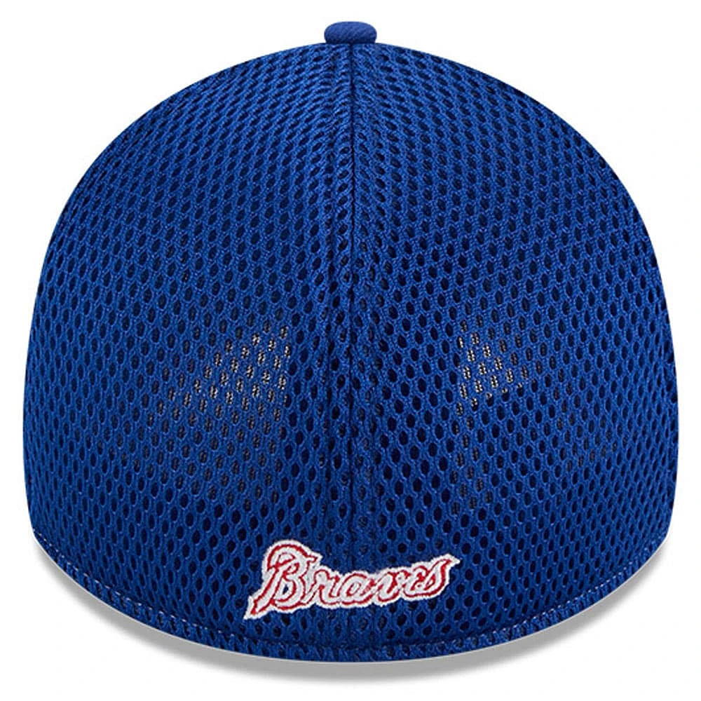 Casquette d'entraînement de printemps 39THIRTY Flex New Era Royal/Rouge Atlanta Braves 2025 pour homme