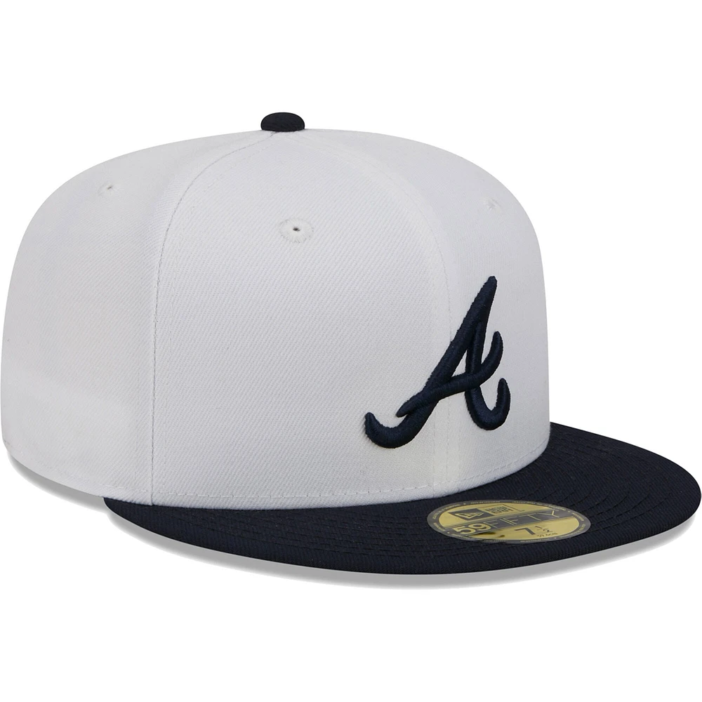 Casquette ajustée 59FIFTY Atlanta Braves Optic New Era pour homme, blanc/bleu marine