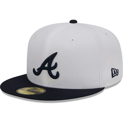 Casquette ajustée 59FIFTY Atlanta Braves Optic New Era pour homme, blanc/bleu marine