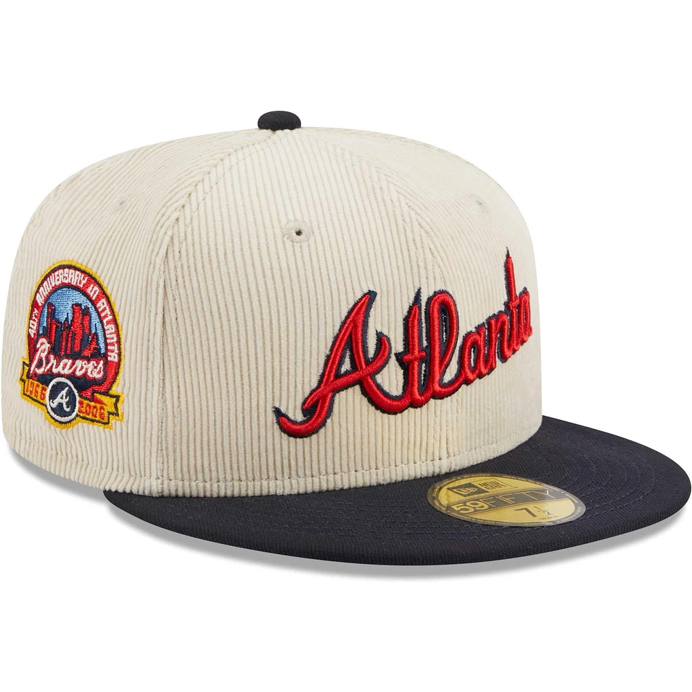 Casquette ajustée 59FIFTY classique en velours côtelé des Atlanta Braves New Era pour hommes, blanche