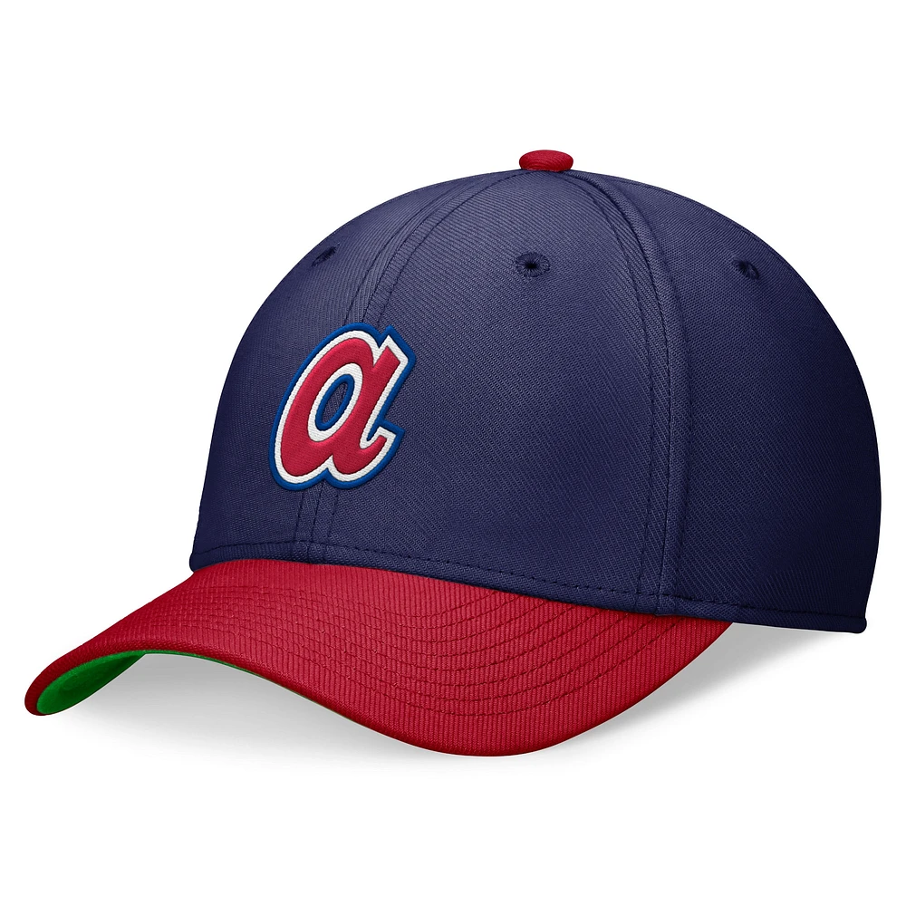 Casquette de performance Rewind Swooshflex Nike des Braves d'Atlanta Cooperstown pour hommes, bleu marine/rouge