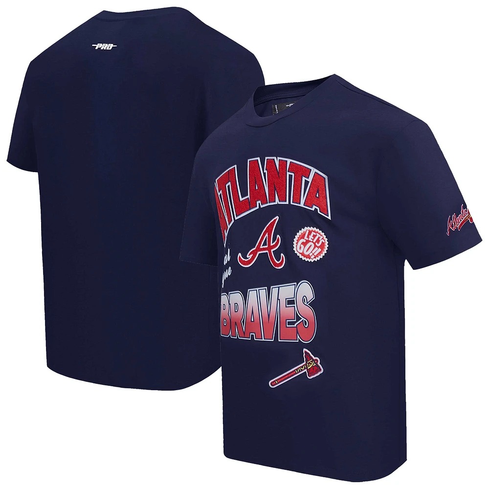 T-shirt à épaules tombantes Turn It Up Pro Standard bleu marine pour homme des Atlanta Braves