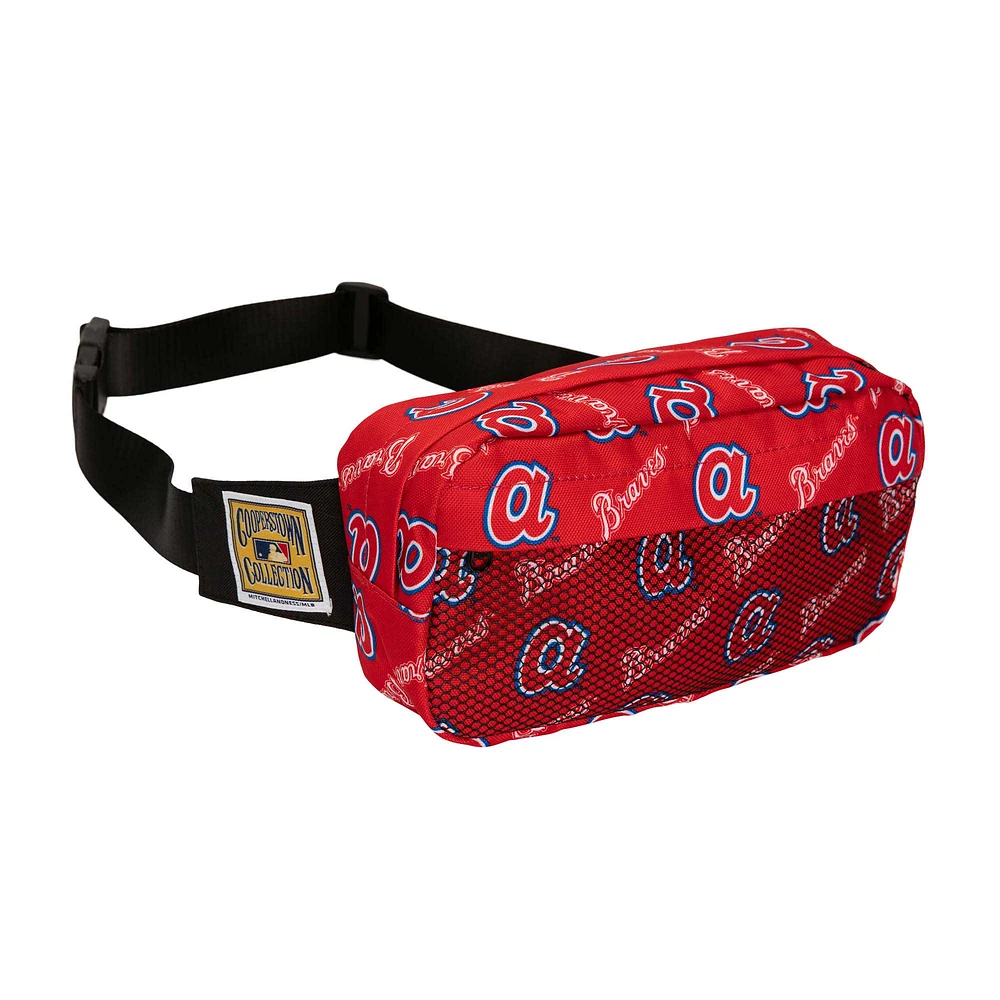 Mitchell & Ness Atlanta Braves Cooperstown Collection Sac banane avec logo de l'équipe