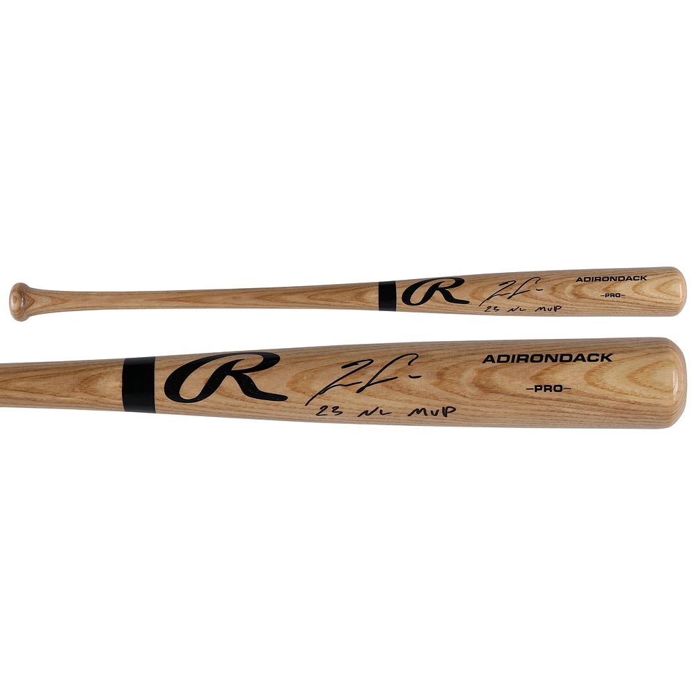 Ronald Acuña Jr., batteur professionnel blonde autographié par les Braves d'Atlanta, avec l'inscription « 23 NL MVP »