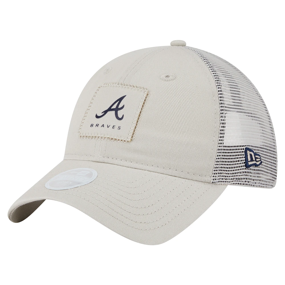 Casquette ajustable 9TWENTY à point carré beige clair des Braves d'Atlanta de New Era pour femme