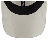 Casquette ajustable 9TWENTY à point carré beige clair des Braves d'Atlanta de New Era pour femme