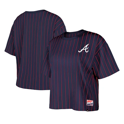 T-shirt boxy à fines rayures des Atlanta Braves New Era pour femme bleu marine