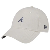 Casquette ajustable Chrome Cozy 9FORTY blanche des Braves d'Atlanta de New Era pour femme