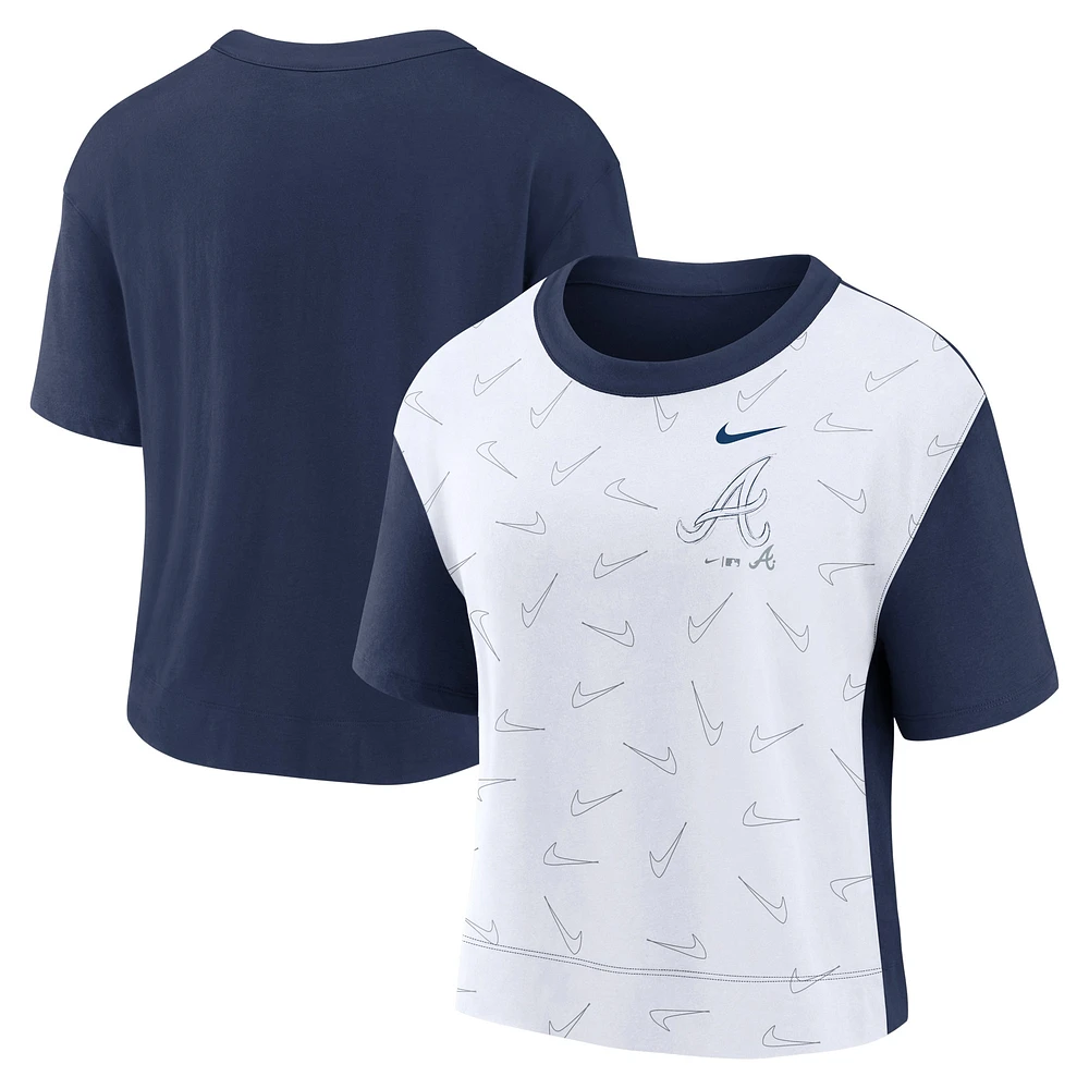 T-shirt tendance pour femme Atlanta Braves Line Up High Hip bleu marine/blanc Nike