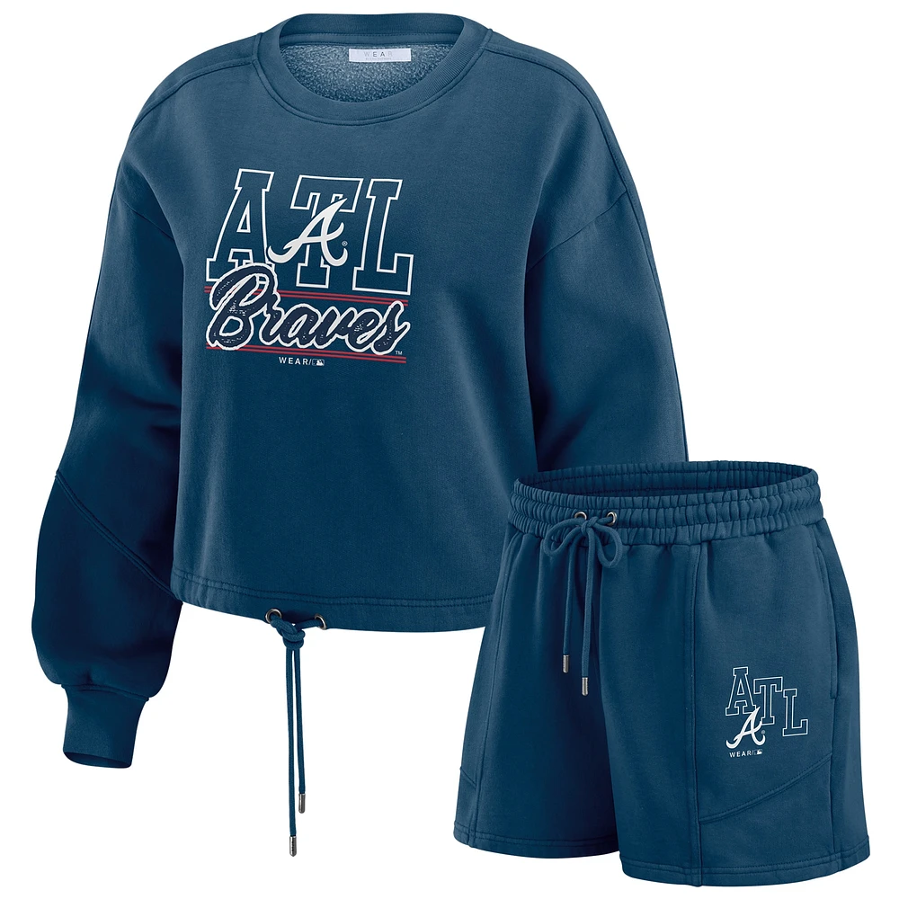 Ensemble de détente pour femme WEAR by Erin Andrews avec sweat-shirt et short en polaire délavé bleu marine des Atlanta Braves