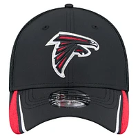 Men's New Era  Black Atlanta Falcons Linear 39THIRTY Flex Hat