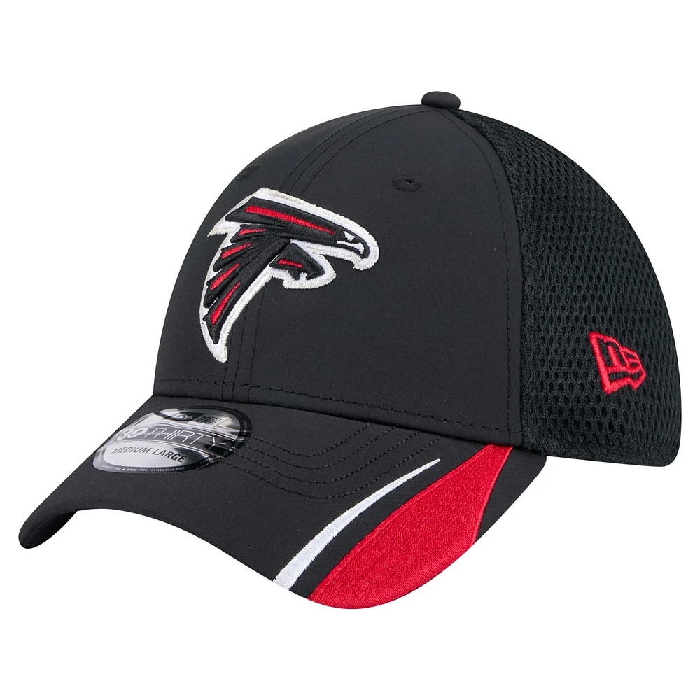Men's New Era Black Atlanta Falcons Linear 39THIRTY Flex Hat