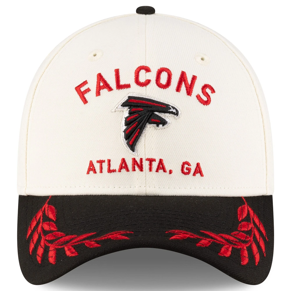 Casquette New Era 39THIRTY Flex crème/noir pour homme des Falcons d'Atlanta, draft NFL 2025