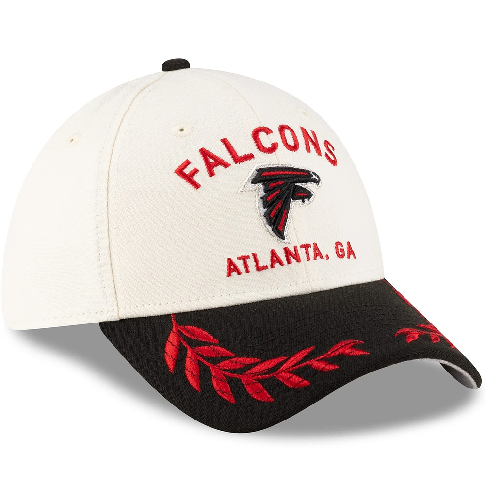 Casquette New Era 39THIRTY Flex crème/noir pour homme des Falcons d'Atlanta, draft NFL 2025