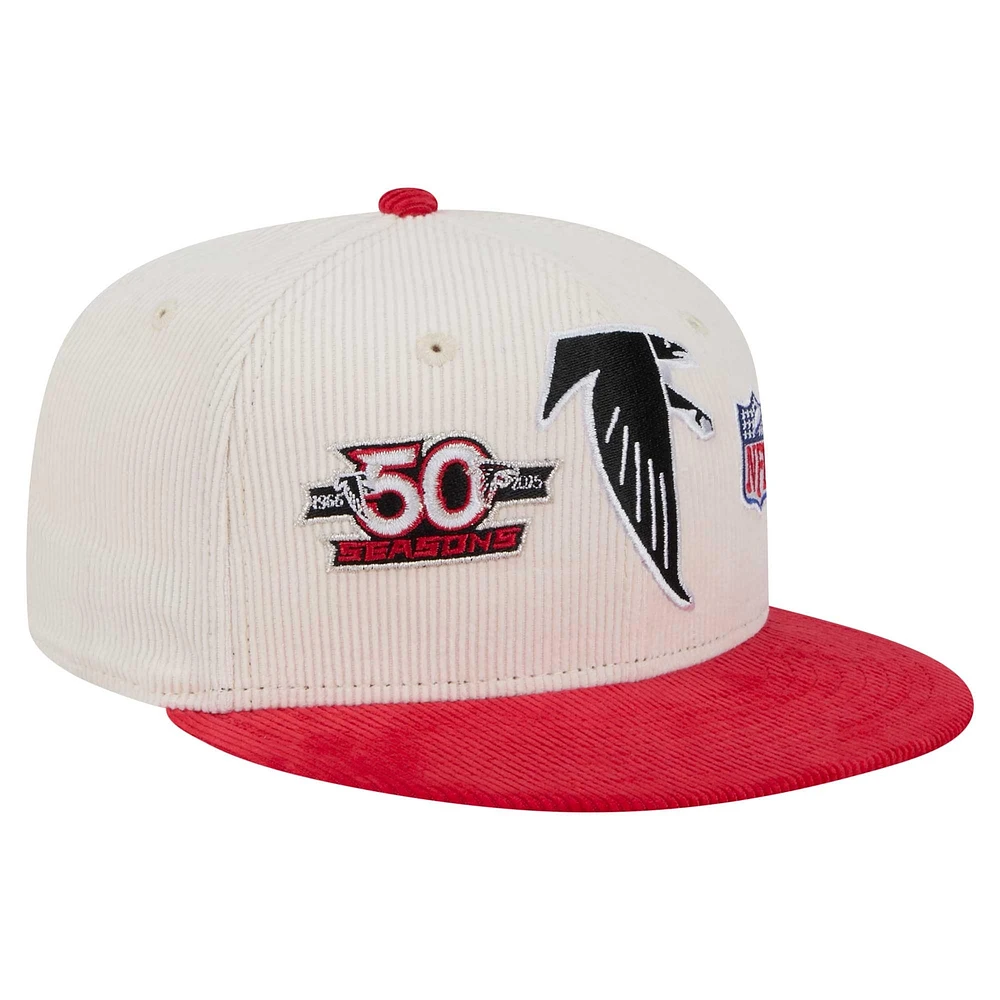 Casquette ajustée 59FIFTY en velours côtelé rétro des Falcons d'Atlanta de New Era pour homme, couleur crème/rouge