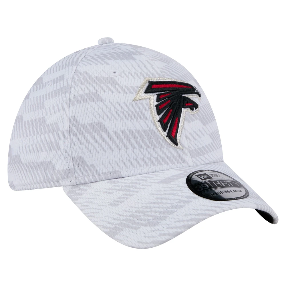 Men's New Era  White Atlanta Falcons Gameday Graded 39THIRTY Flex Hat