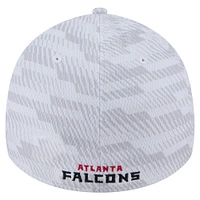 Men's New Era  White Atlanta Falcons Gameday Graded 39THIRTY Flex Hat