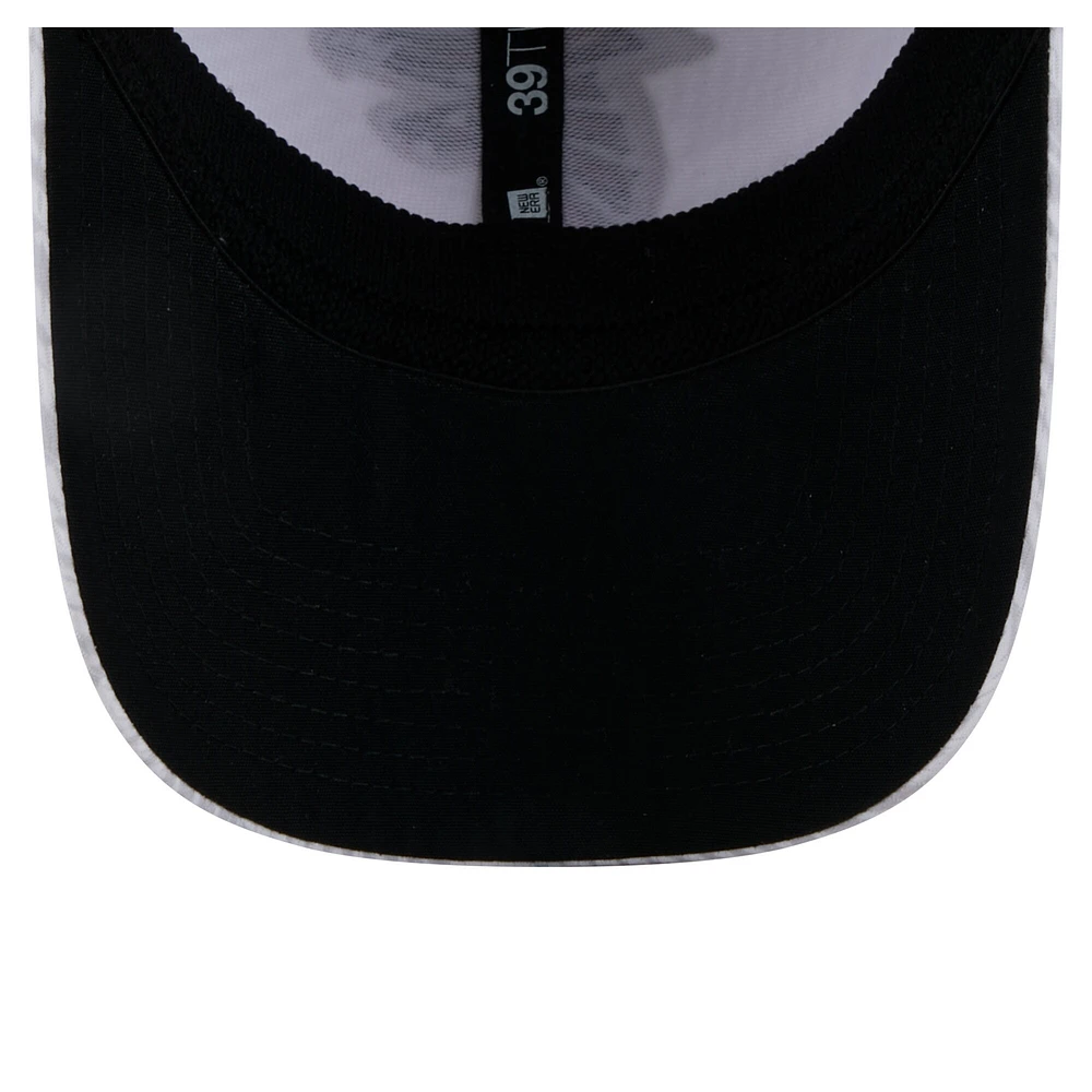 Men's New Era  White Atlanta Falcons Gameday Graded 39THIRTY Flex Hat