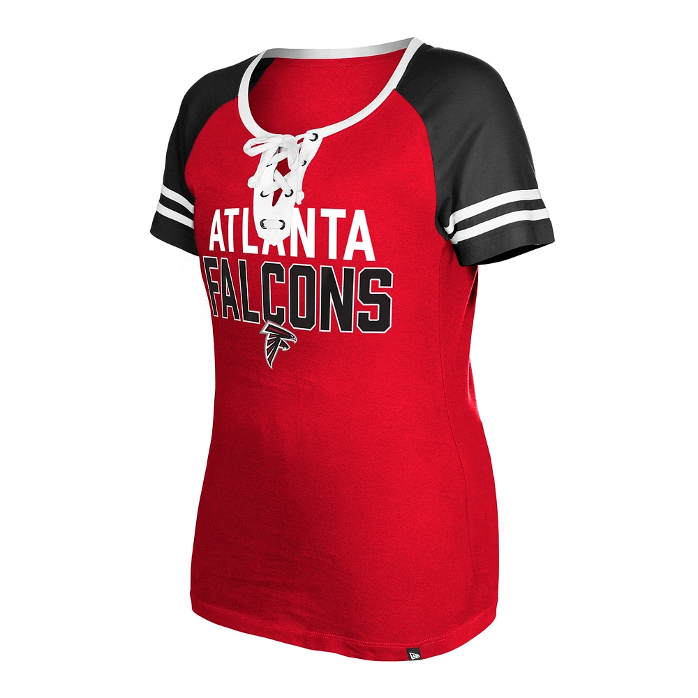 T-shirt à lacets raglan rouge Atlanta Falcons New Era pour femme