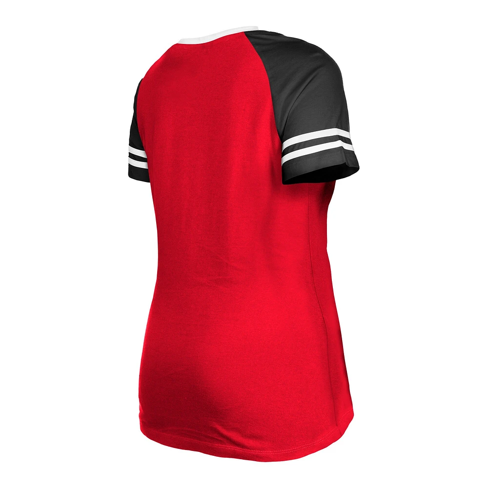 T-shirt à lacets raglan rouge Atlanta Falcons New Era pour femme