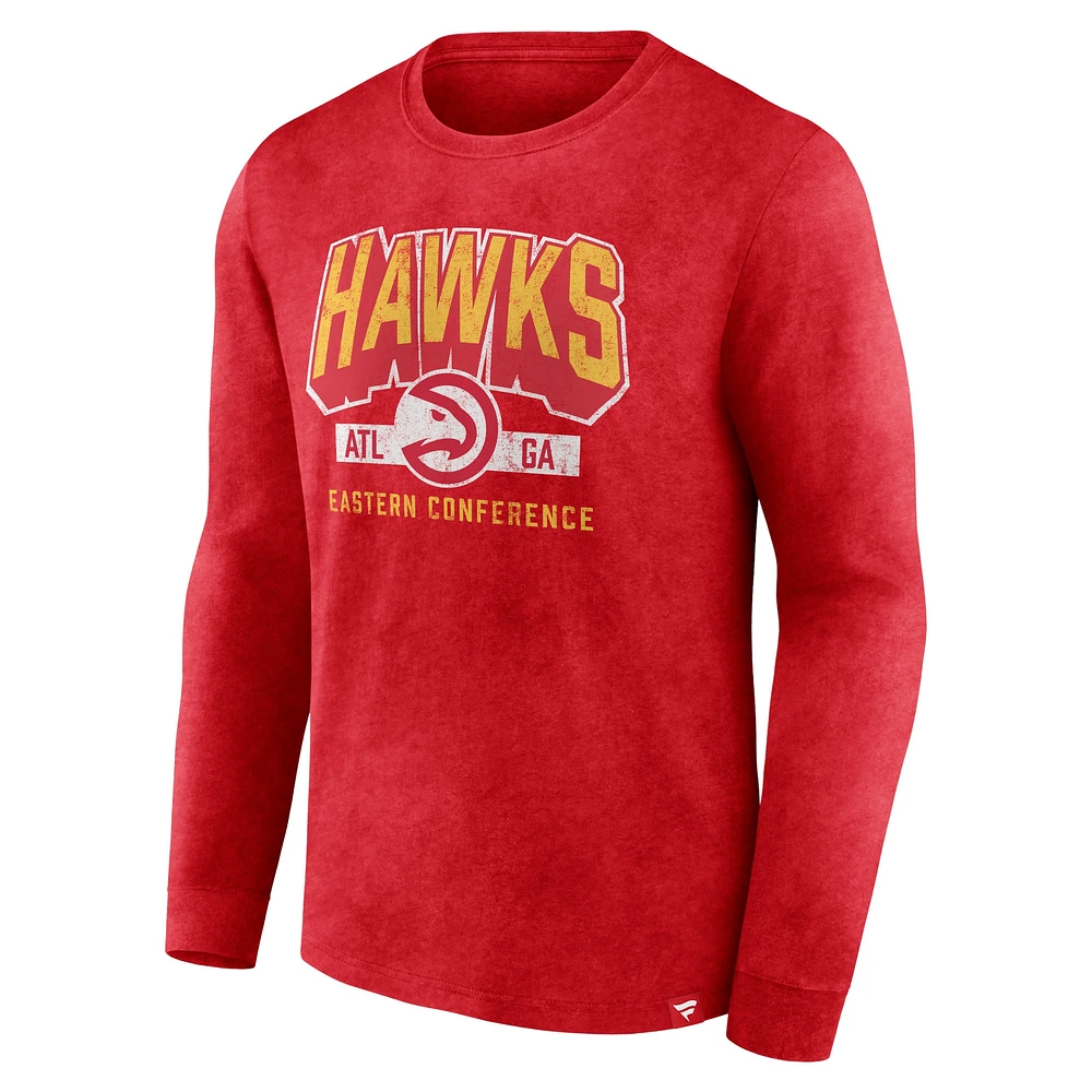 T-shirt à manches longues Fanatics Heather Red Atlanta Hawks Front Court Press Snow Wash pour hommes