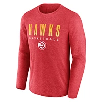 T-shirt à manches longues pour hommes Fanatics Heathered Red Atlanta Hawks Where Legends Play Iconic Practice