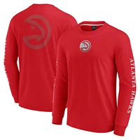 T-shirt à manches longues rouge Atlanta Hawks Elements Strive pour hommes Fanatics