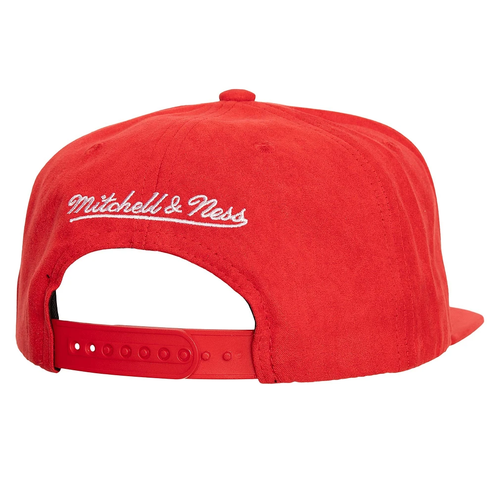 Casquette snapback en daim doux Atlanta Hawks Mitchell & Ness pour hommes rouge