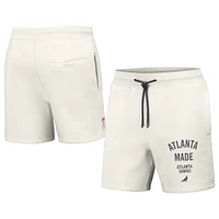 Short en polaire épais pour hommes NFL x Staple crème Atlanta Hawks Pigeon