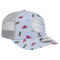 Casquette extensible à bouton-pression New Era bleu clair/gris Atlanta Hawks Adventure Aloha Pattern 9SEVENTY pour homme
