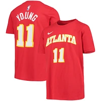 T-shirt de performance avec nom et numéro Nike Trae Young Atlanta Hawks pour jeune, rouge