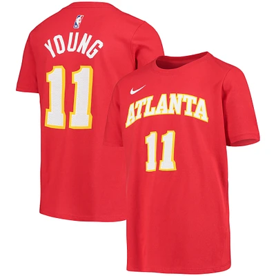 T-shirt de performance avec nom et numéro Nike Trae Young Atlanta Hawks pour jeune, rouge