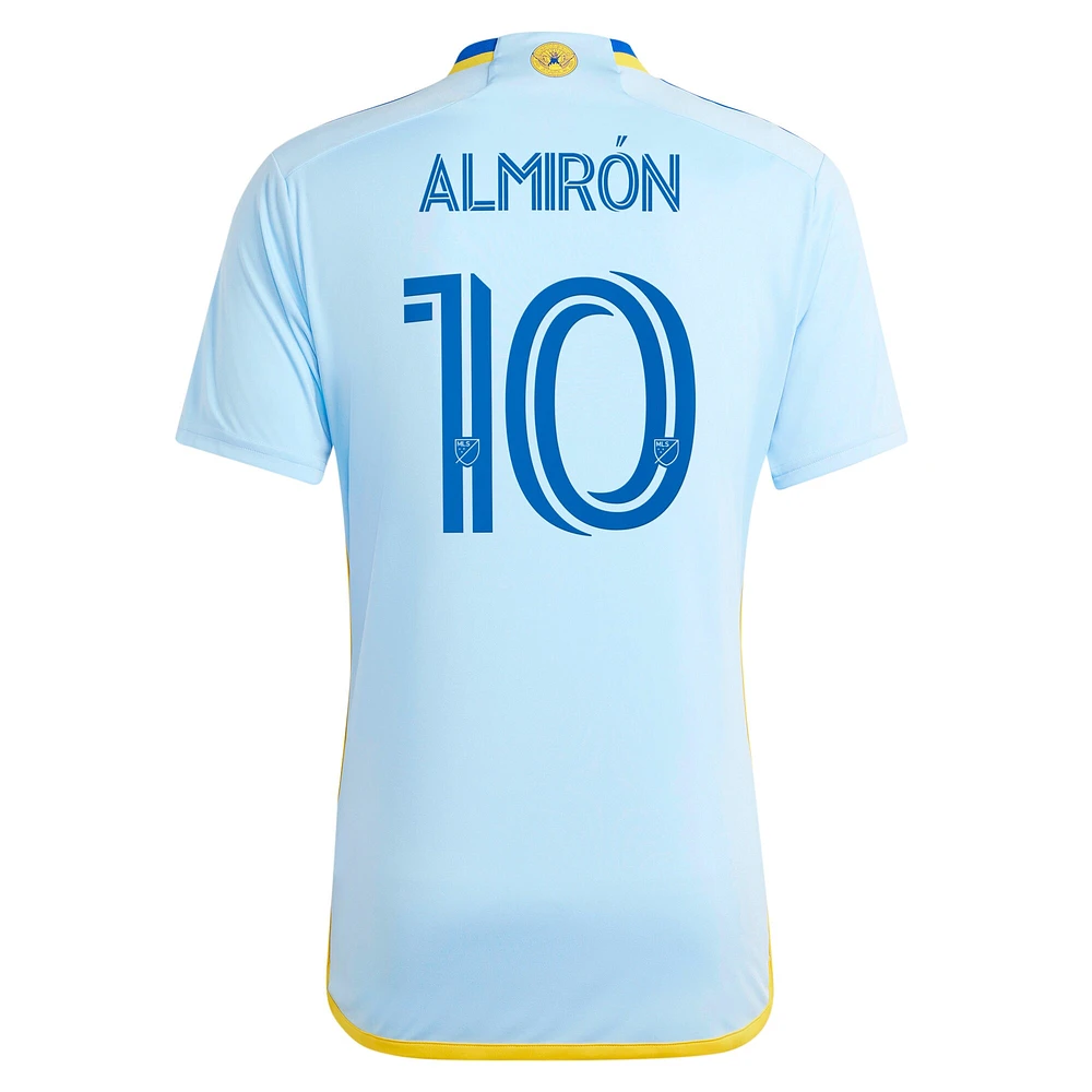 Maillot de joueur réplique adidas Miguel Almiron bleu clair Atlanta United FC 2024 The Resurgens Kit pour homme