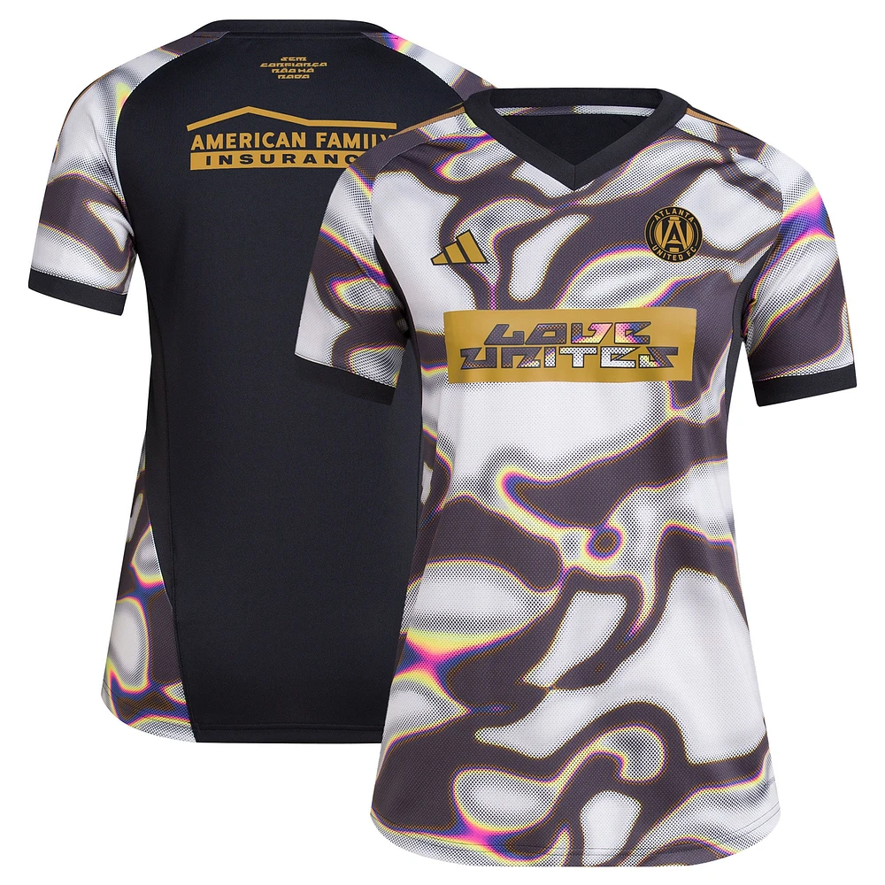 Haut d'avant-match adidas noir Atlanta United FC 2024 Pride pour femme