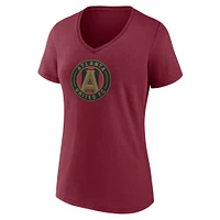 T-shirt rouge à col en V avec logo Atlanta United FC de marque Fanatics pour femmes